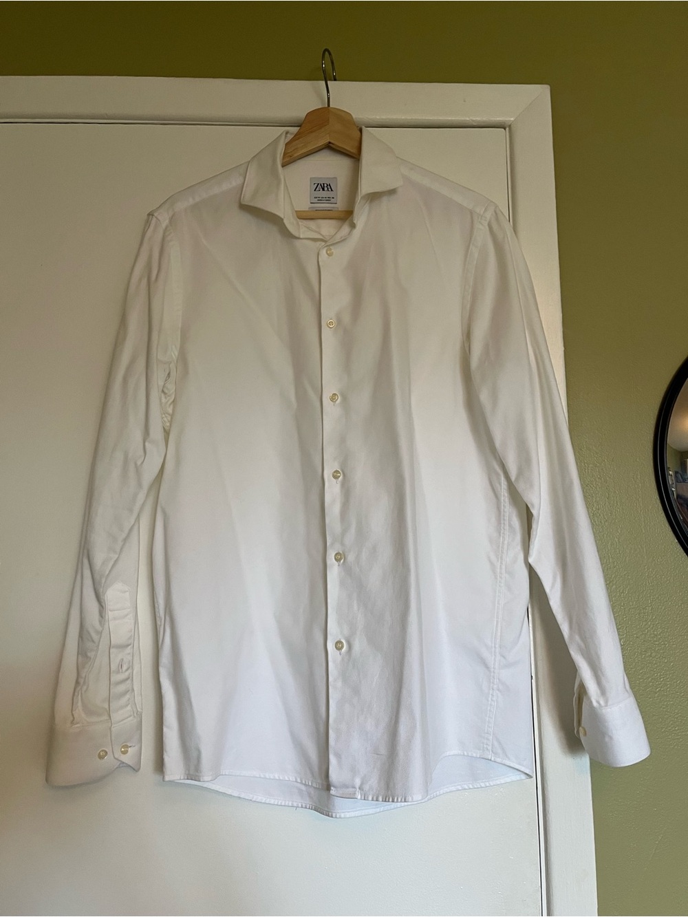 Zara Men’s White Long-Sleeve Dress Shirt